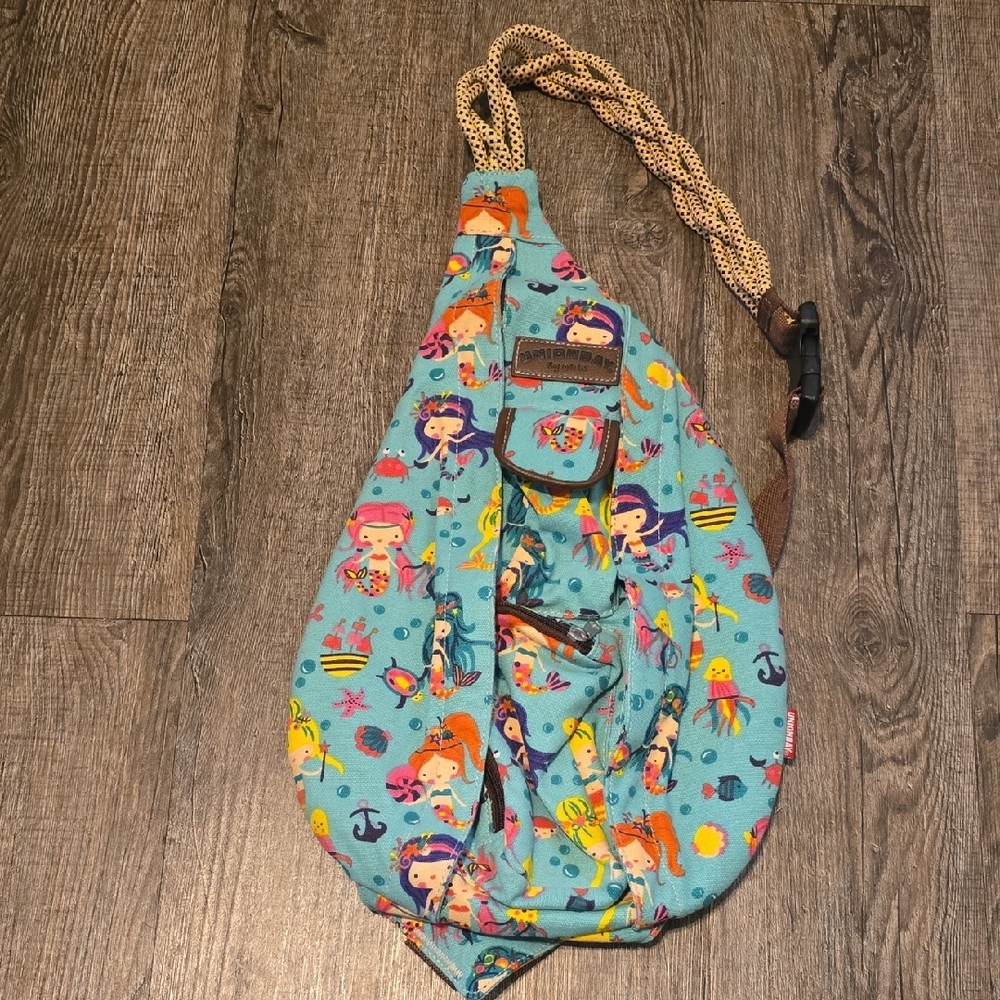 UNIONBAY Blue Crossbody Bag with Vibrant Pattern